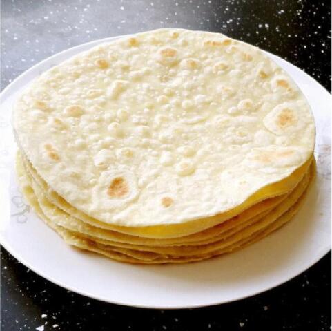 Chauffage au gaz 3600pcs/h chaîne de production de tortilla de 12 pouces fournisseur chinois 3
