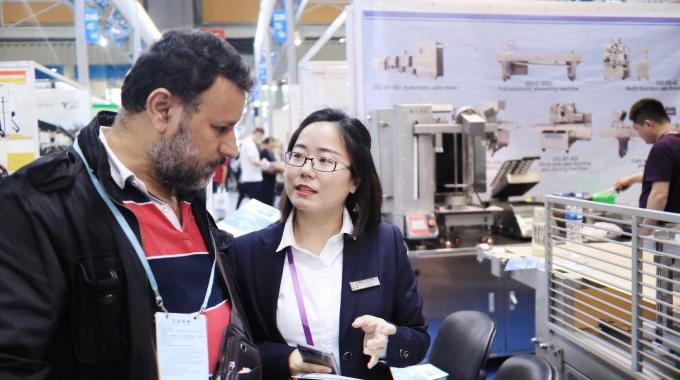 Machine à tortillas à haute vitesse à faible consommation d'énergie de 2000 pièces par heure 16
